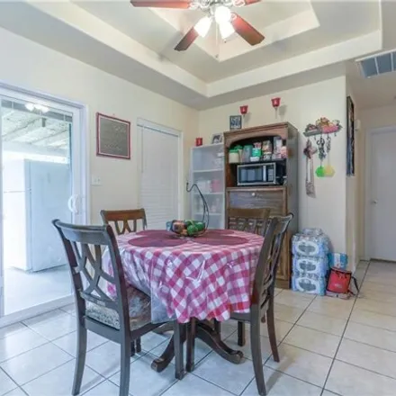 Image 5 - 2981 South Diedorf Drive, Seville Park Number 1 Colonia, Edinburg, TX 78542, USA - House for sale