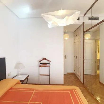 Image 2 - Calle de Eduardo Benot, 2, 28008 Madrid, Spain - Apartment for rent