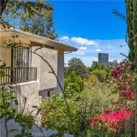 Image 2 - 15567 Meadowgate Road, Los Angeles, CA 91436, USA - House for sale
