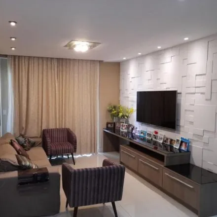 Buy this 4 bed apartment on Rua Doutor Joaquim Peixoto in Charitas, Niterói - RJ