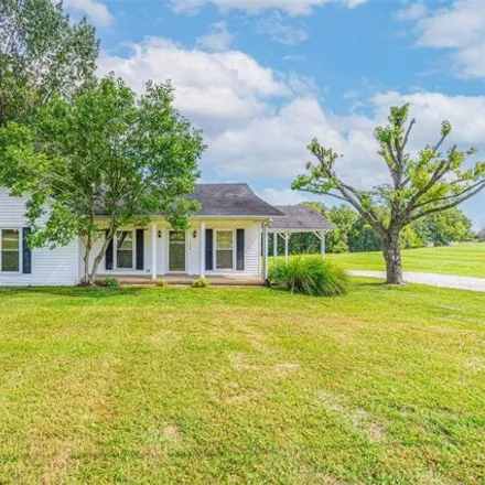 Buy this 3 bed house on 1376 Blackjack Road in Franklin, KY 42134