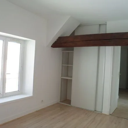 Image 5 - 80 Rue de Buisseau, 45390 Puiseaux, France - Apartment for rent