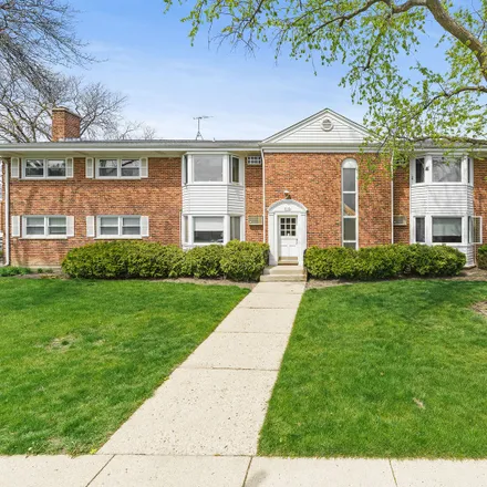 Rent this 2 bed condo on 510 West Miner Street in Arlington Heights, IL 60005