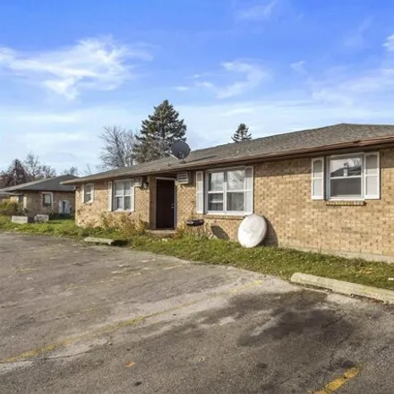 Buy this studio house on 2108 Imperial Lane in Green Bay, WI 54302