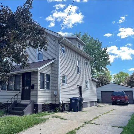 Buy this 4 bed house on 1268 Kansas Avenue in Akron, OH 44314