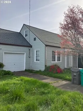 Buy this 4 bed house on 7535 North Fessenden Street in Portland, OR 97203