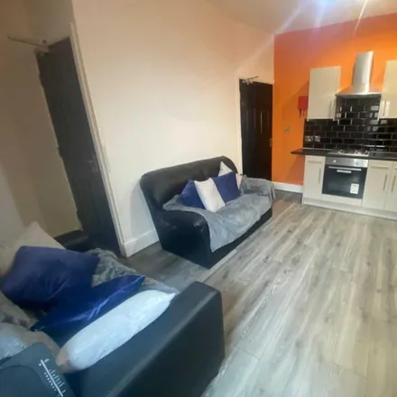 Rent this 4 bed room on Osborne Street in Salford, M6 5LQ
