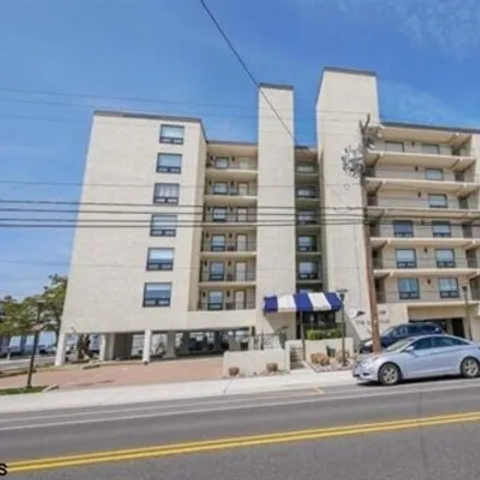 Rent this 3 bed condo on 21 West 4th Street in Ocean City, NJ 08226