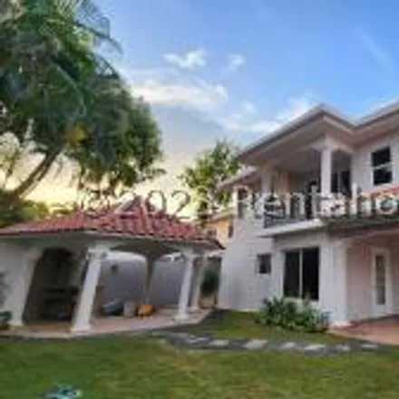 Buy this 4 bed house on Avenida de la Rotonda in Parque Lefevre, Panamá