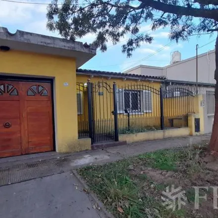 Buy this 2 bed house on Estanislao del Campo 1758 in Quilmes Oeste, 1883 Quilmes