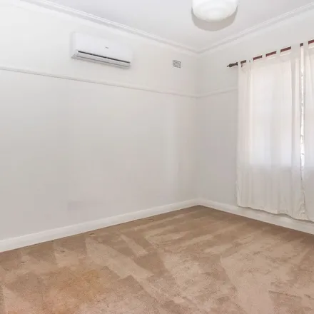 Rent this 3 bed apartment on Canobolas Road in Canobolas NSW 2800, Australia