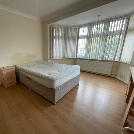 Rent this 1 bed room on Broad Walk in London, TW5 9AQ