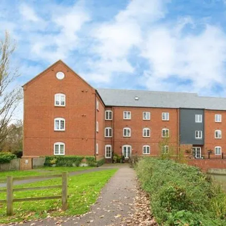 Buy this 2 bed apartment on Willow Lane in Stony Stratford, MK11 1FG