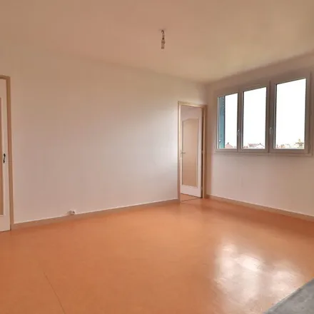 Image 4 - 1 Rue des Noës, 10300 Sainte-Savine, France - Apartment for rent