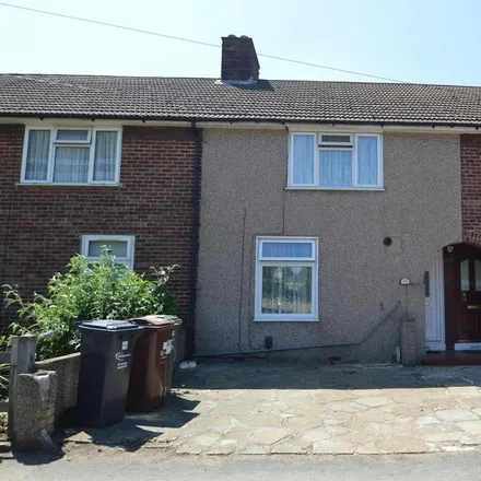 Rent this 2 bed townhouse on Ivyhouse Road in London, RM9 5SB