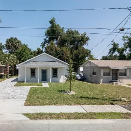Buy this 3 bed house on 215 West Hubbard Avenue in DeLand, FL 32720