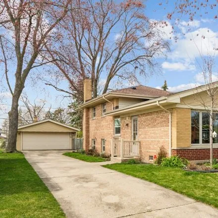 Buy this 4 bed house on 10518 Kildare Avenue in Oak Lawn, IL 60453