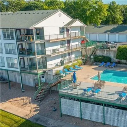 Buy this 3 bed condo on Lighthouse Road in Lake Ozark, MO