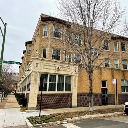 Rent this 2 bed condo on 4706 North Winthrop Avenue in Chicago, IL 60640