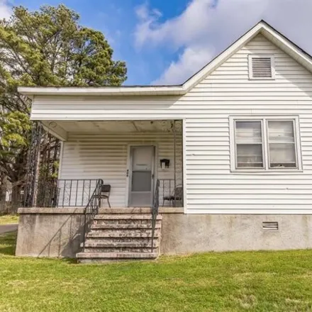 Buy this 3 bed house on 438 Green Street in Fulton, KY 42041