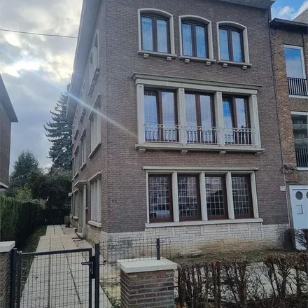 Rent this 4 bed apartment on Avenue des Anciens Combattants - Oud-Strijderslaan 55 in 1140 Evere, Belgium
