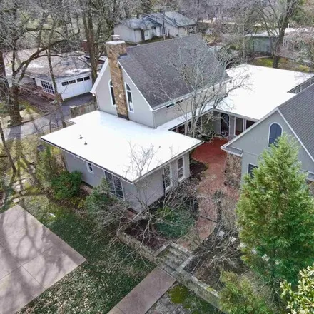 Image 2 - 665 Valleybrook Drive, Brookfield, Memphis, TN 38120, USA - House for sale