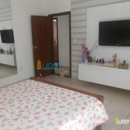 Buy this 4 bed house on Avenida Alexandrino Alves Vieira in Santa Rosa, Uberlândia - MG