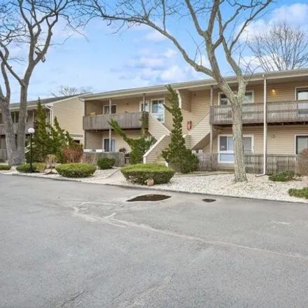 Buy this 1 bed condo on Mid-Hampton Condominiums in 95 Springville Road, Southampton