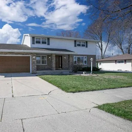 Image 2 - Pershing & Lillian, East Pershing Street, Appleton, WI 54911, USA - House for sale