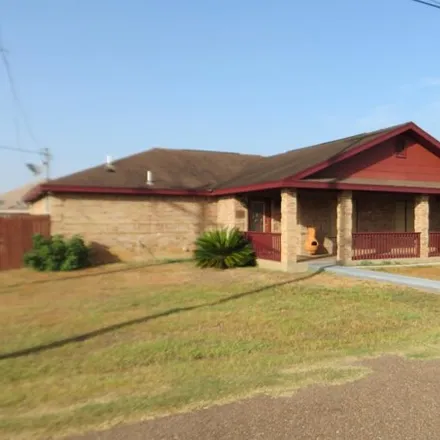 Buy this 3 bed house on 350 13th Avenue in Bruni, Webb County
