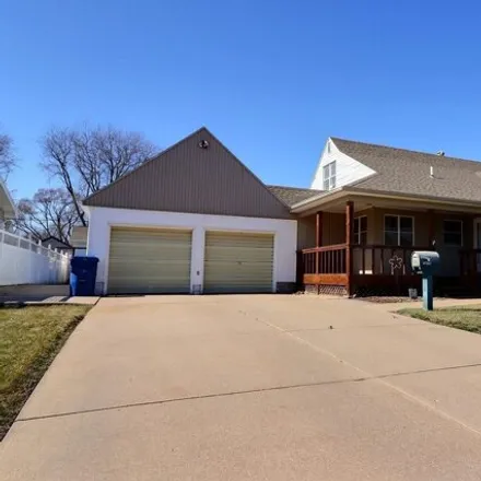 Buy this 3 bed house on 1415 North Lincoln Avenue in Fremont, NE 68025