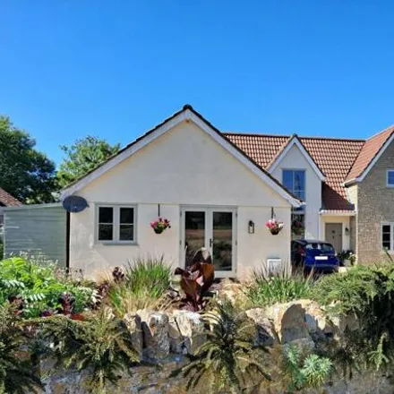 Buy this 6 bed house on The Common in Elberton, BS35 4DQ