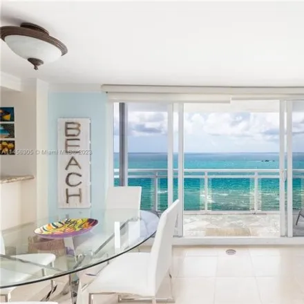 Image 3 - The Collins, 6917 Collins Avenue, Atlantic Heights, Miami Beach, FL 33141, USA - Condo for rent