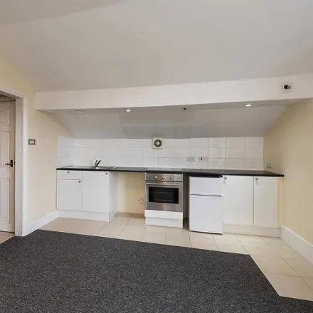 Rent this studio apartment on Silverdale Lane in Upper Grosvenor Road, Royal Tunbridge Wells