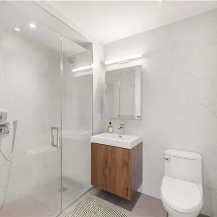 Image 4 - 1 Dash Place, New York, NY 10463, USA - Apartment for rent