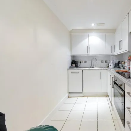 Image 5 - Richmond Court, 61-67 Melville Place, London, N1 8NF, United Kingdom - Apartment for rent