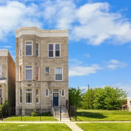 Buy this 12 bed house on 5330 South Wabash Avenue in Chicago, IL 60637