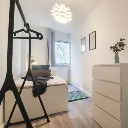 Rent this 3 bed room on Bandelstraße 29 in 10559 Berlin, Germany