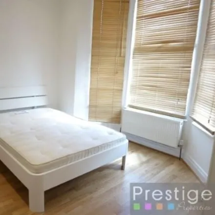 Rent this studio apartment on 22 Wedmore Gardens in London, N19 4SY