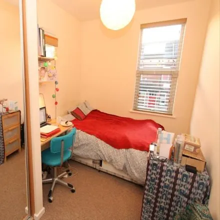 Image 3 - Back Mayville Place, Leeds, LS6 1NE, United Kingdom - House for rent