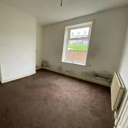 Image 4 - unnamed road, Burnley, BB11 4PZ, United Kingdom - Townhouse for sale