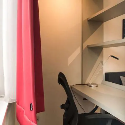 Rent this 1 bed apartment on Rue des Fripiers - Kleerkopersstraat 7 in 1000 Brussels, Belgium