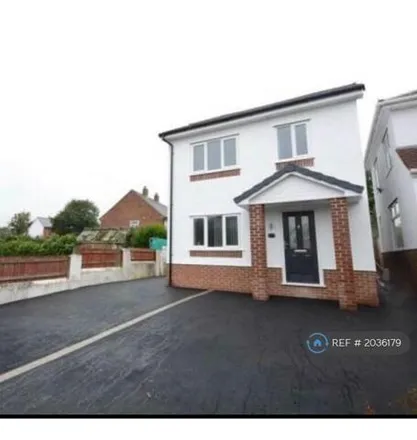 Rent this 3 bed house on 62 Whitfield Lane in Heswall, CH60 7SB