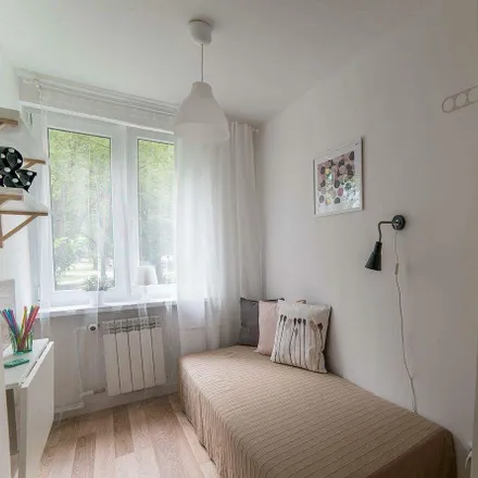 Rent this 7 bed room on Wojciecha Bogusławskiego 12 in 01-923 Warsaw, Poland