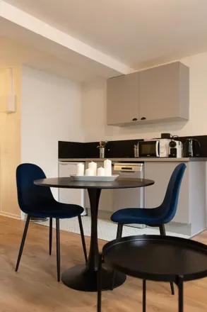 Rent this 2 bed apartment on 17 Rue Moineau in 77250 Moret-Loing-et-Orvanne, France