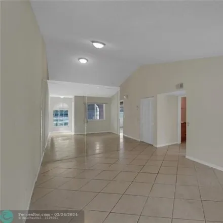 Image 5 - Carolina Golf Club, 3011 Rock Island Road, Margate, FL 33063, USA - House for sale