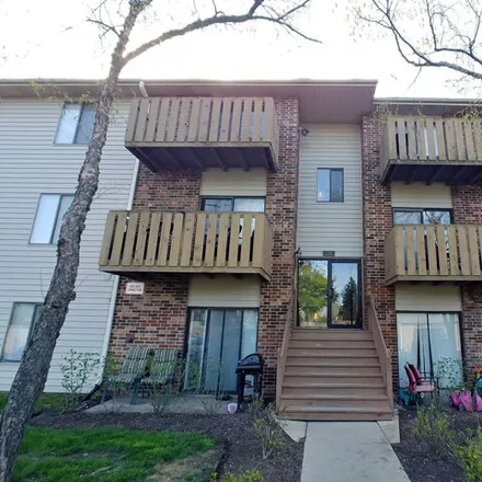 Rent this 1 bed condo on Briarwood Lane in Roselle, IL 60172