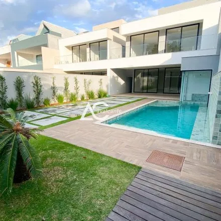 Buy this 5 bed house on Rua Mário Albuquerque 220 in Barra da Tijuca, Rio de Janeiro - RJ