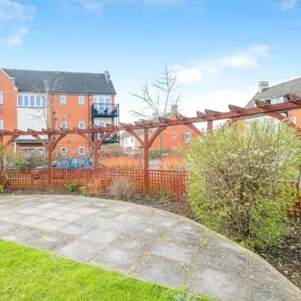 Image 1 - Hoe Bridge, Palace Way, Old Woking, GU22 8JY, United Kingdom - Apartment for sale