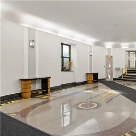 Image 3 - 263 East 204th Street, New York, NY 10458, USA - Apartment for sale